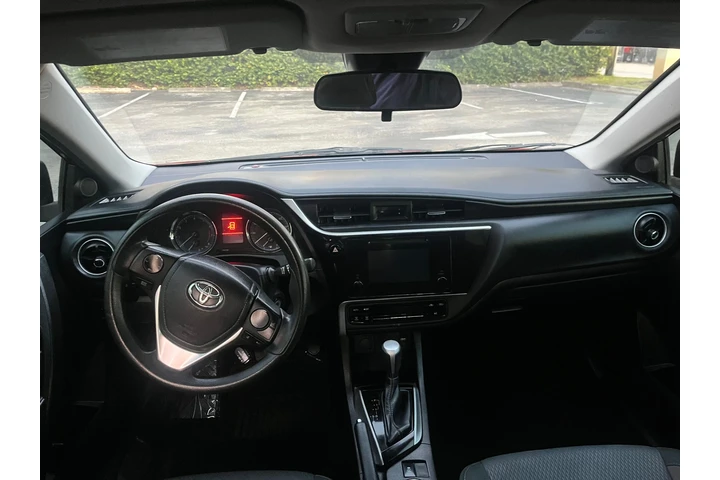 $8500 : 🚘 2019 Toyota Corolla LE image 4
