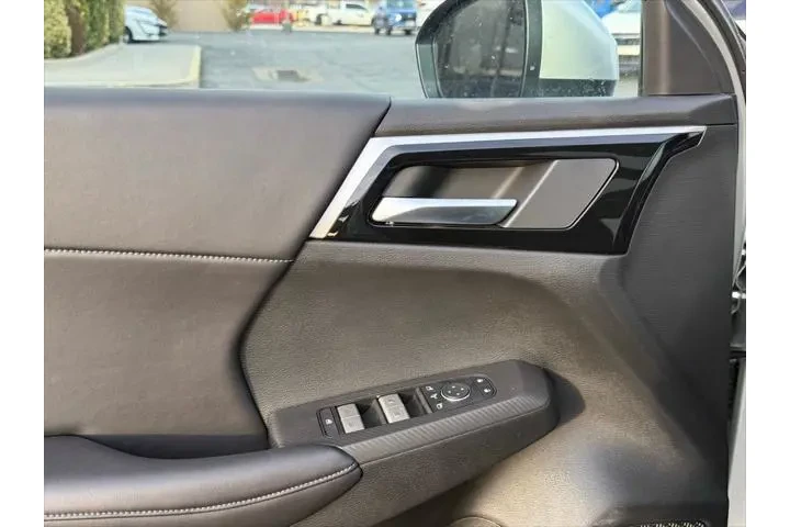 $38999 : Mitsubishi Outlander PHEV 20 image 9