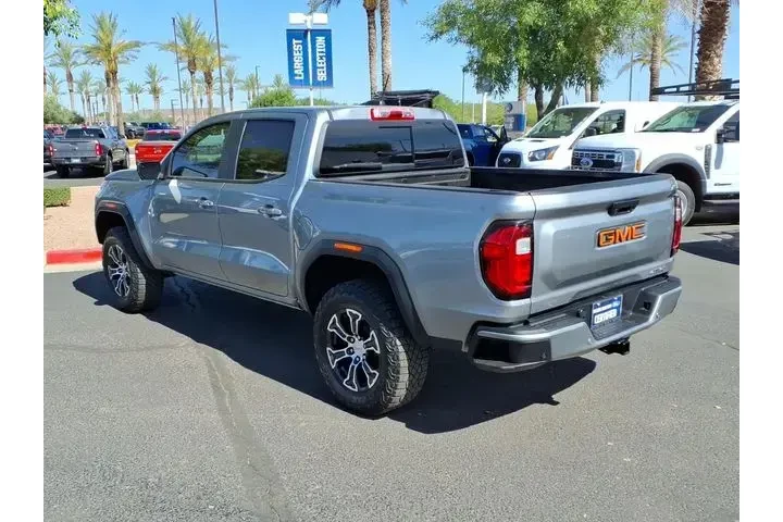 $39321 : GMC Canyon 2024 4x4 AT4 4dr image 6