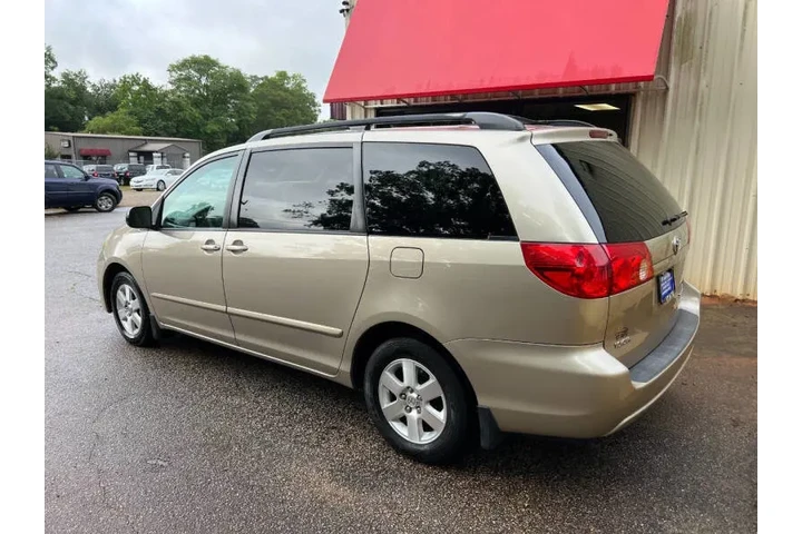 $9999 : 2010 Sienna LE 8-Passenger image 7