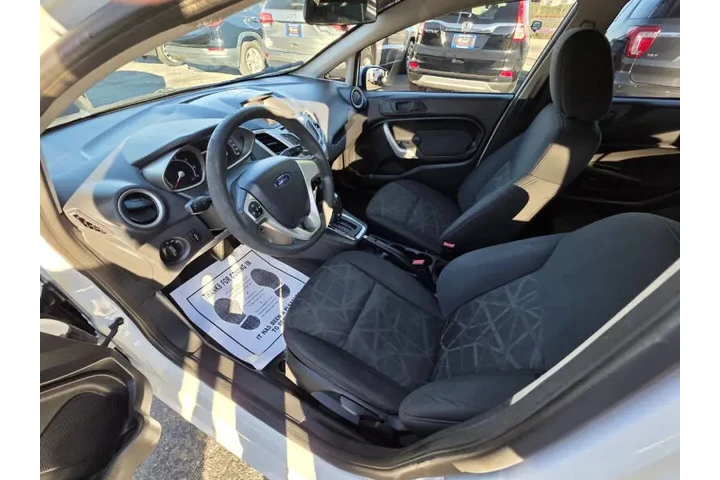 $7995 : 2011 Fiesta SE image 7