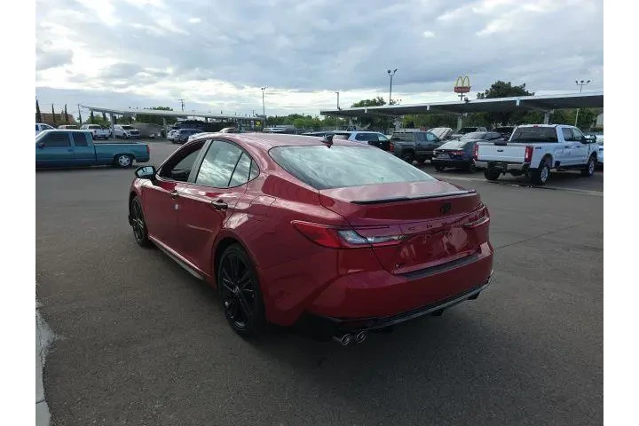 $39900 : Toyota Camry 2026 SE 4dr Sed image 4