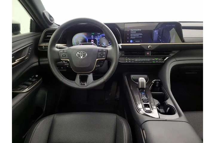 $37998 : Toyota Crown 2024 AWD Limite image 10