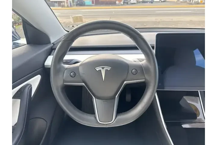 $17999 : Tesla Model 3 2019 Mid Range image 9