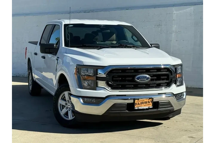 $28289 : Ford F-150 2023 4x2 XLT 4dr image 2