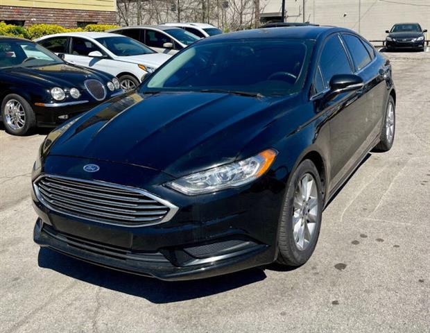 $7900 : 2017 Fusion SE image 3