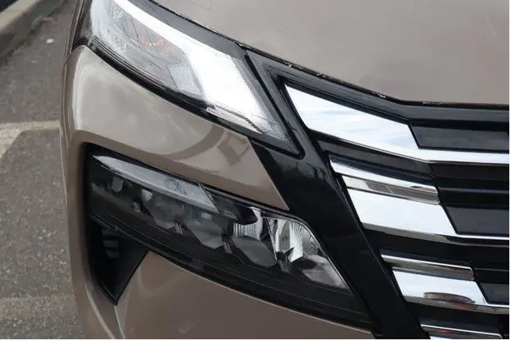 $23308 : Nissan Rogue 2025 AWD SV 4dr image 10