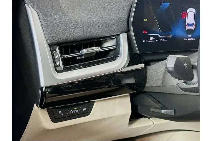 $26500 : BMW X1 2023 AWD xDrive28i 4d image 10