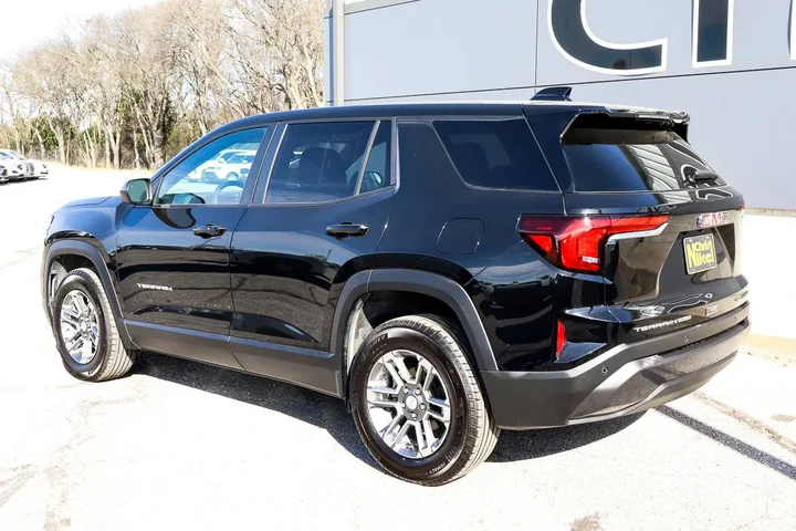 $26988 : 2025 Terrain AWD 4dr Elevation image 6