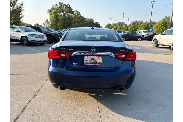 $12950 : 2016 Maxima 3.5 S image 6