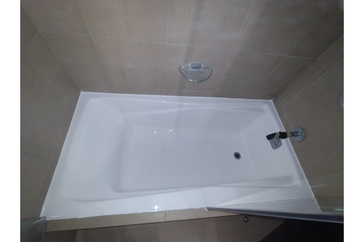 but tub reglazing image 5