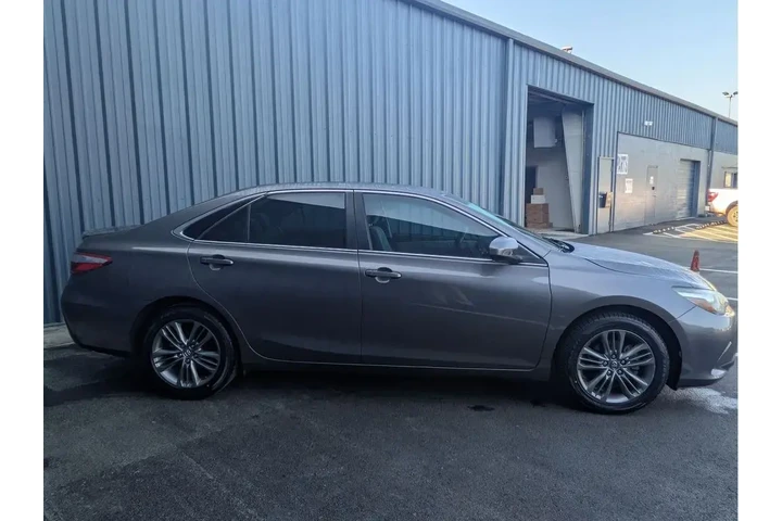 $16988 : Toyota Camry 2017 SE 4dr Sed image 5