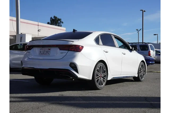 $20850 : Kia Forte 2024 GT 4dr Sedan image 4
