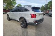 $27979 : Kia Sorento 2022 AWD SX 4dr thumbnail