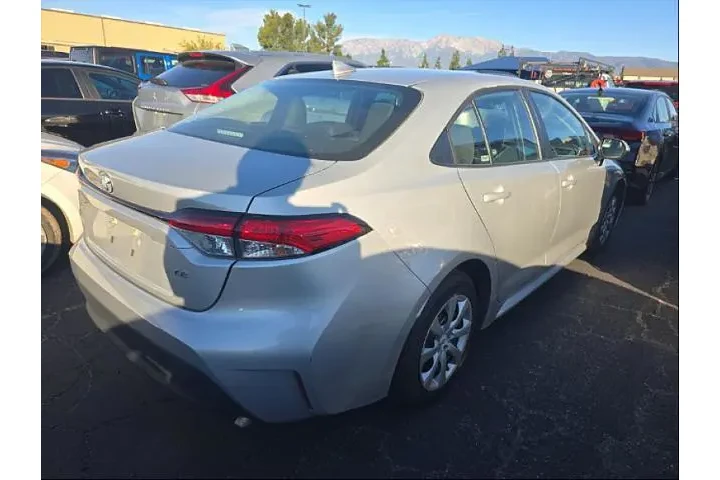 $22995 : Toyota Corolla 2024 LE 4dr S image 3