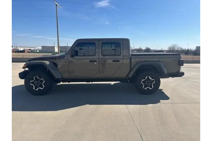 $29950 : Jeep Gladiator 2020 4x4 Laun image 8