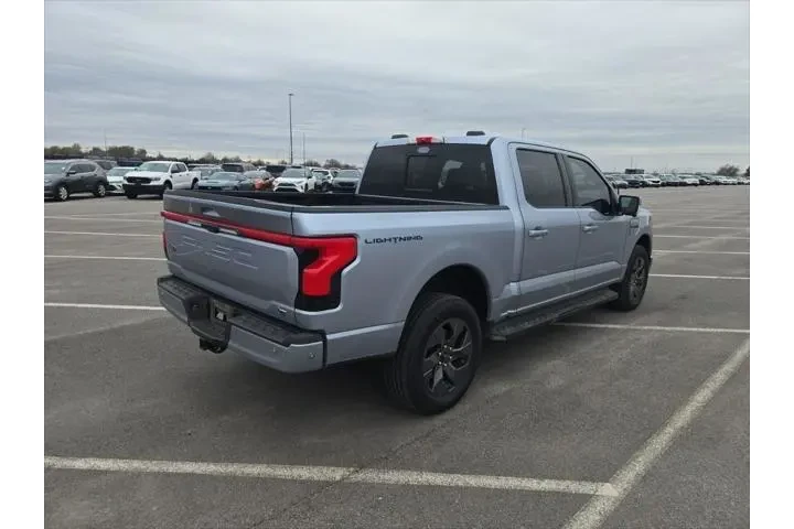 $37990 : Ford F-150 Lightning 2022 AW image 2