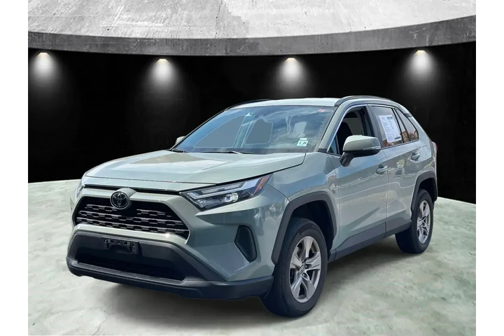 $24985 : Toyota RAV4 2023 AWD XLE 4dr image 5
