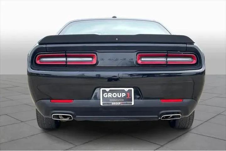 $21798 : Dodge Challenger 2021 SXT 2d image 4