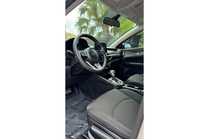 $8900 : 🚘*Kia Forte 2019* image 2