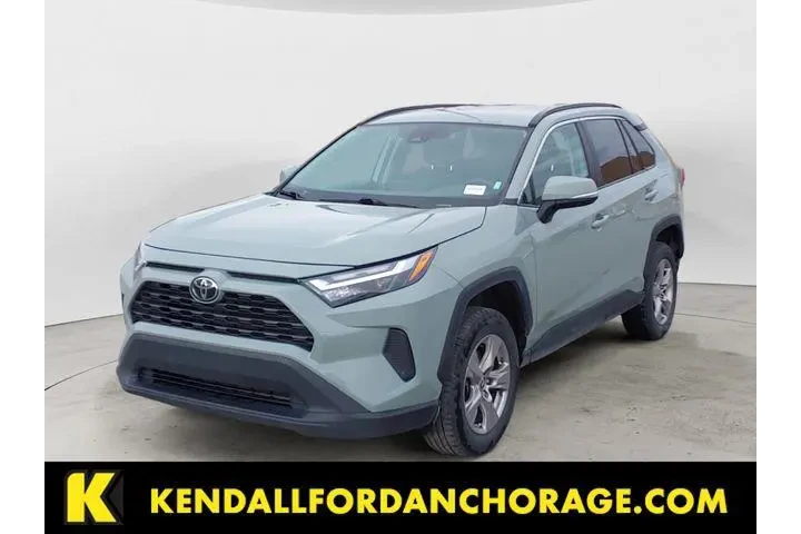 $29888 : Toyota RAV4 2023 AWD XLE 4dr image 1
