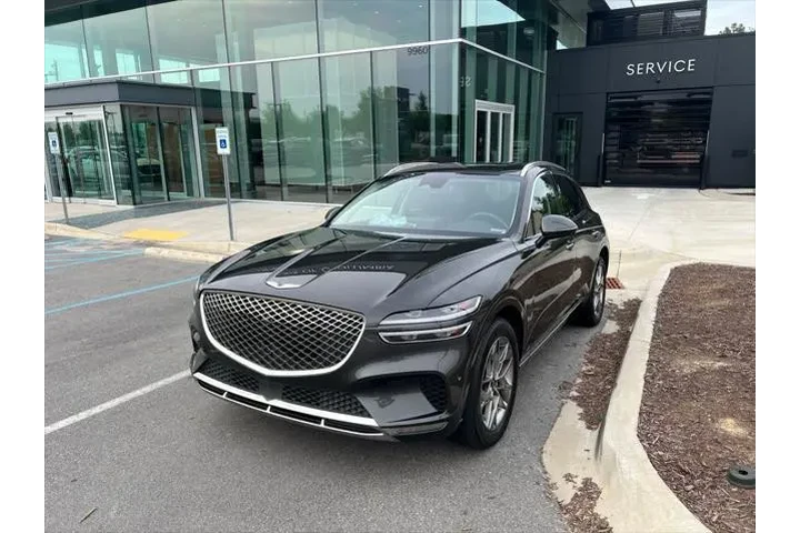 $34892 : Genesis GV70 2023 AWD 2.5T S image 1
