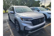 $38512 : Honda Pilot 2023 Touring 4dr thumbnail
