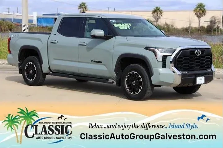 $39398 : Toyota Tundra 2022 4x4 SR5 4 image 1