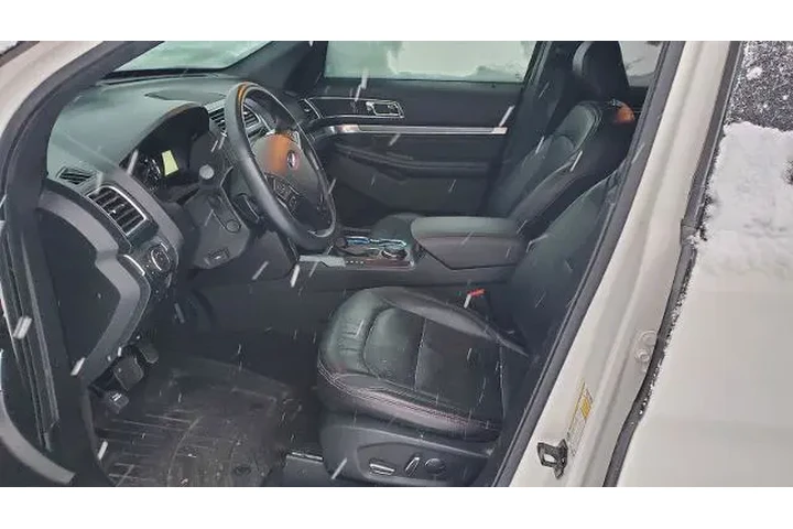 $18345 : Ford Explorer 2017 AWD Sport image 5