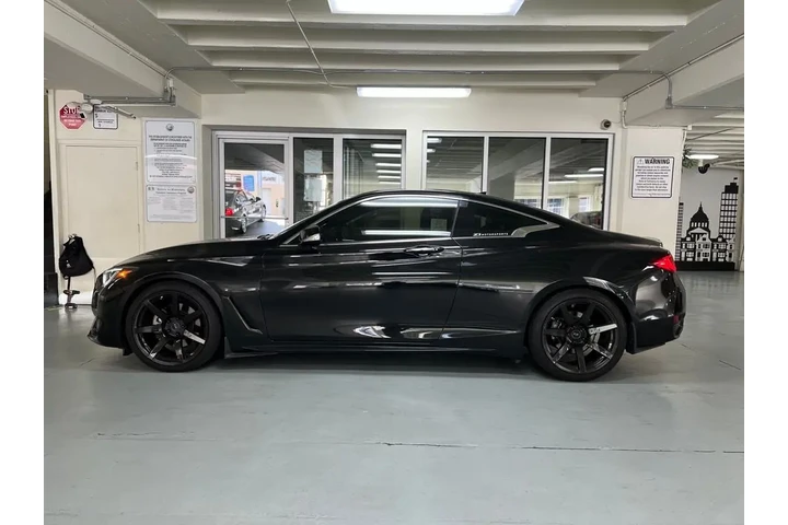2018 Q60 3.0t LUXE image 2