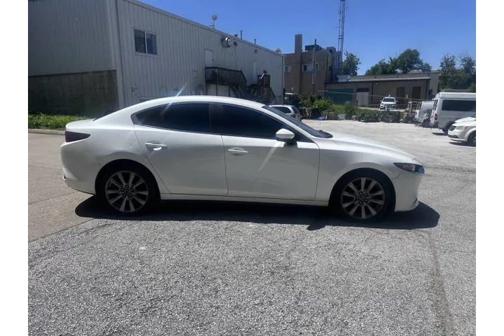 $14900 : 2020 3 Sedan Select image 7