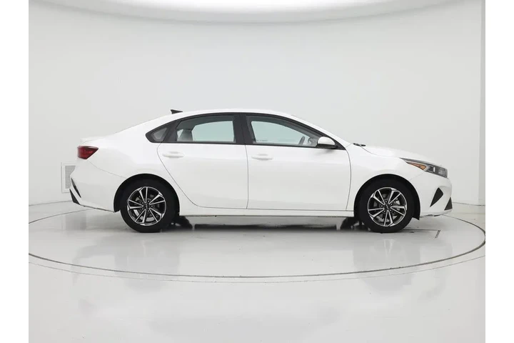 $15998 : Kia Forte 2023 LXS 4dr Sedan image 7