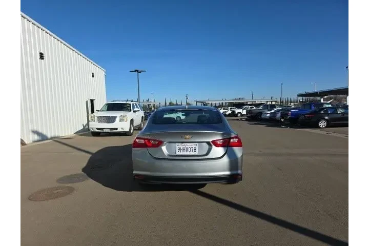 $17500 : Chevrolet Malibu 2023 LT 4dr image 5