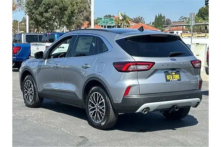 $30000 : Ford Escape Plug-In Hybrid 2 image 4