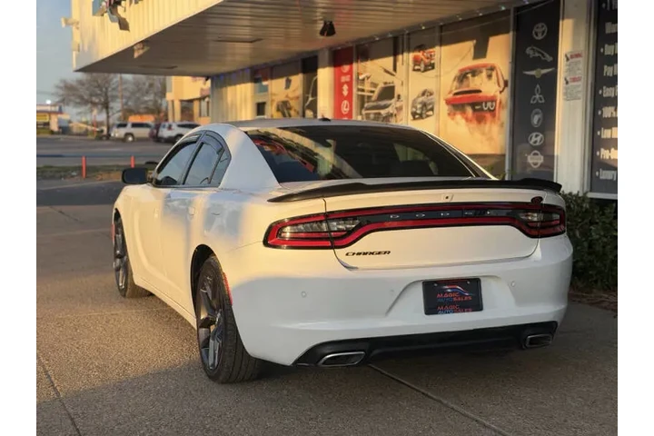 $17499 : 2019 Charger SXT image 6