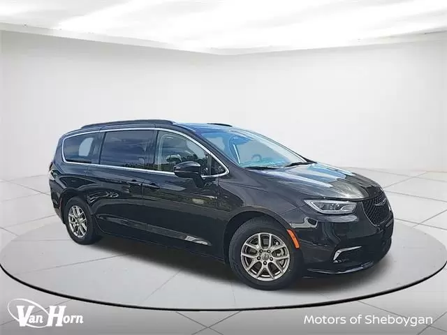 $22990 : Pre-Owned 2022 Pacifica Touri image 1