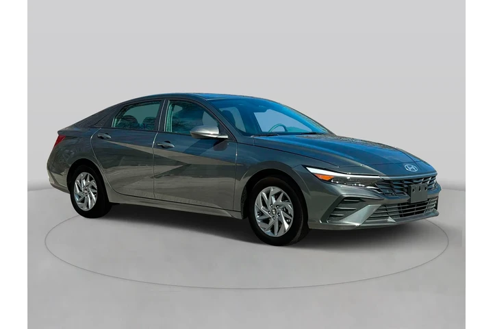 $18420 : Hyundai ELANTRA 2024 SEL 4dr image 10