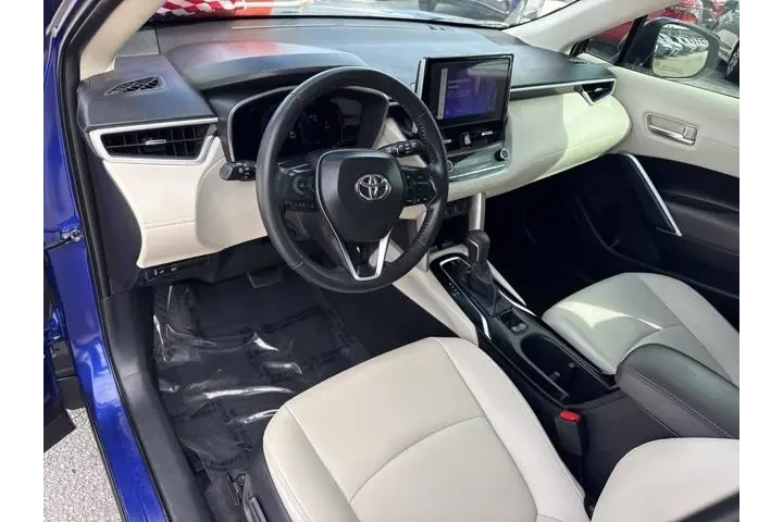 $27988 : Toyota Corolla Cross 2024 AW image 10