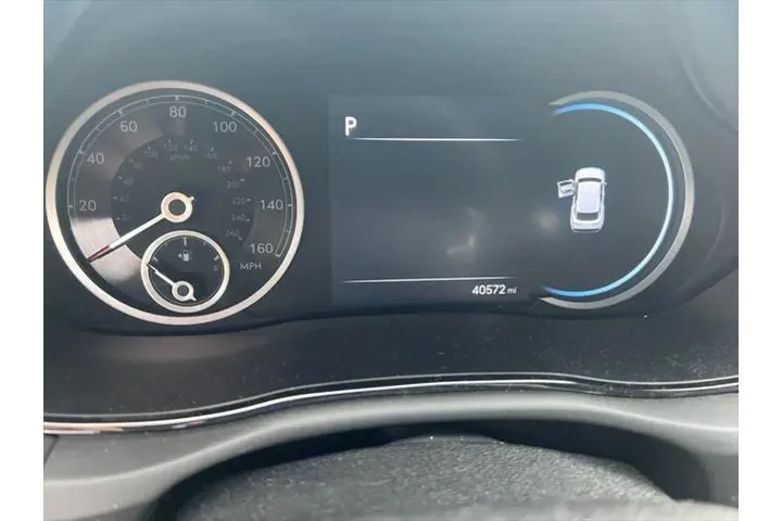 $34892 : Genesis GV70 2023 AWD 2.5T S image 6