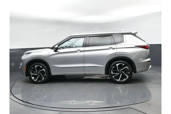 $21826 : Mitsubishi Outlander 2022 AW image 4