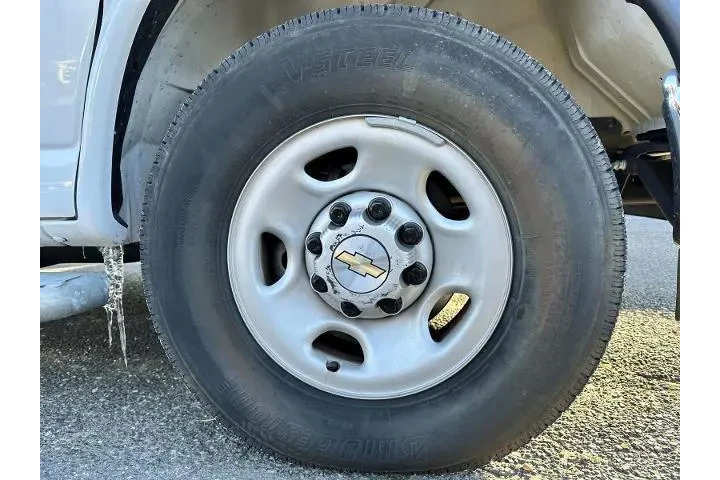 $31888 : Chevrolet Express 2024 2500 image 6