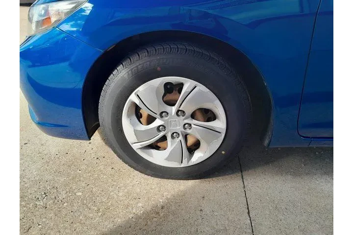 $13255 : Honda Civic 2015 LX 4dr Seda image 9