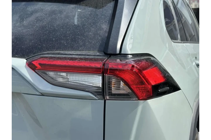 $24985 : Toyota RAV4 2023 AWD XLE 4dr image 8