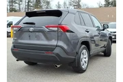 $24734 : Toyota RAV4 2022 AWD LE 4dr thumbnail