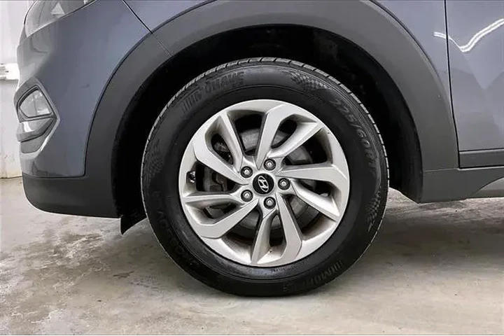 $7490 : Hyundai TUCSON 2016 AWD SE 4 image 10