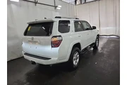 $31430 : Toyota 4Runner 2022 4x2 SR5 thumbnail