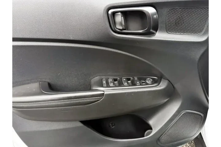 $17999 : Hyundai VENUE 2023 Limited 4 image 8