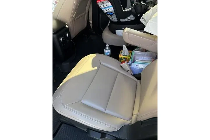 $23990 : Ford Explorer 2021 AWD XLT 4 image 6