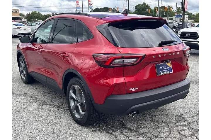 $31980 : Ford Escape 2026 ST-Line 4dr image 5