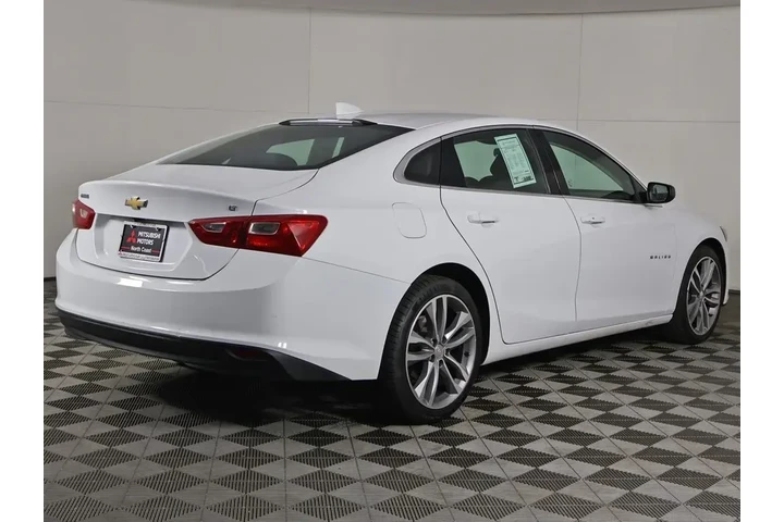$13893 : Chevrolet Malibu 2023 LT 4dr image 7
